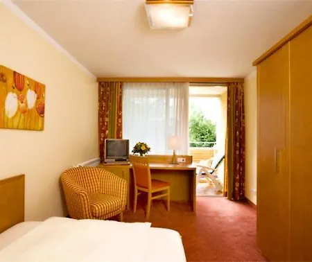Hotel Astoria - Alexandra Kraemer Ek Bad Fussing